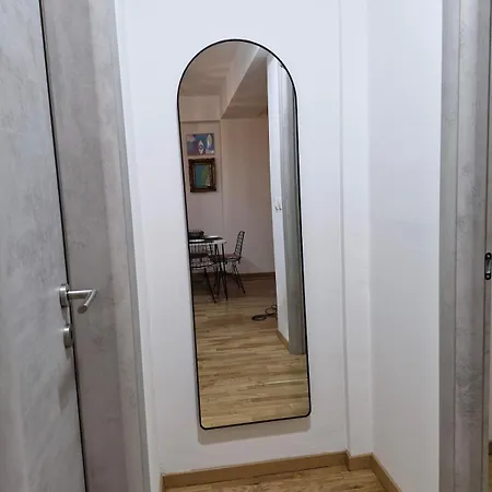 Trendy Center With Free Garage Апартаменты