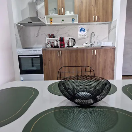 Апартаменты Trendy Center With Free Garage